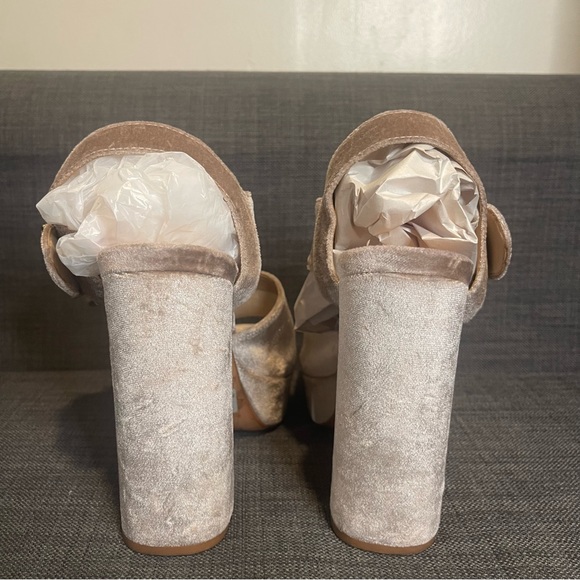 Schutz Thaise Pink Velvet Platforms - Picture 6 of 12